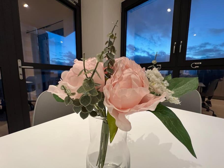 2 Bed Penthouse Style Apartment London Exterior photo